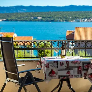 apartments-jelena-vantacici.primorje-gorskikotar.com/