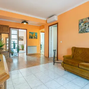 apartments-virna.primorje-gorskikotar.com/
